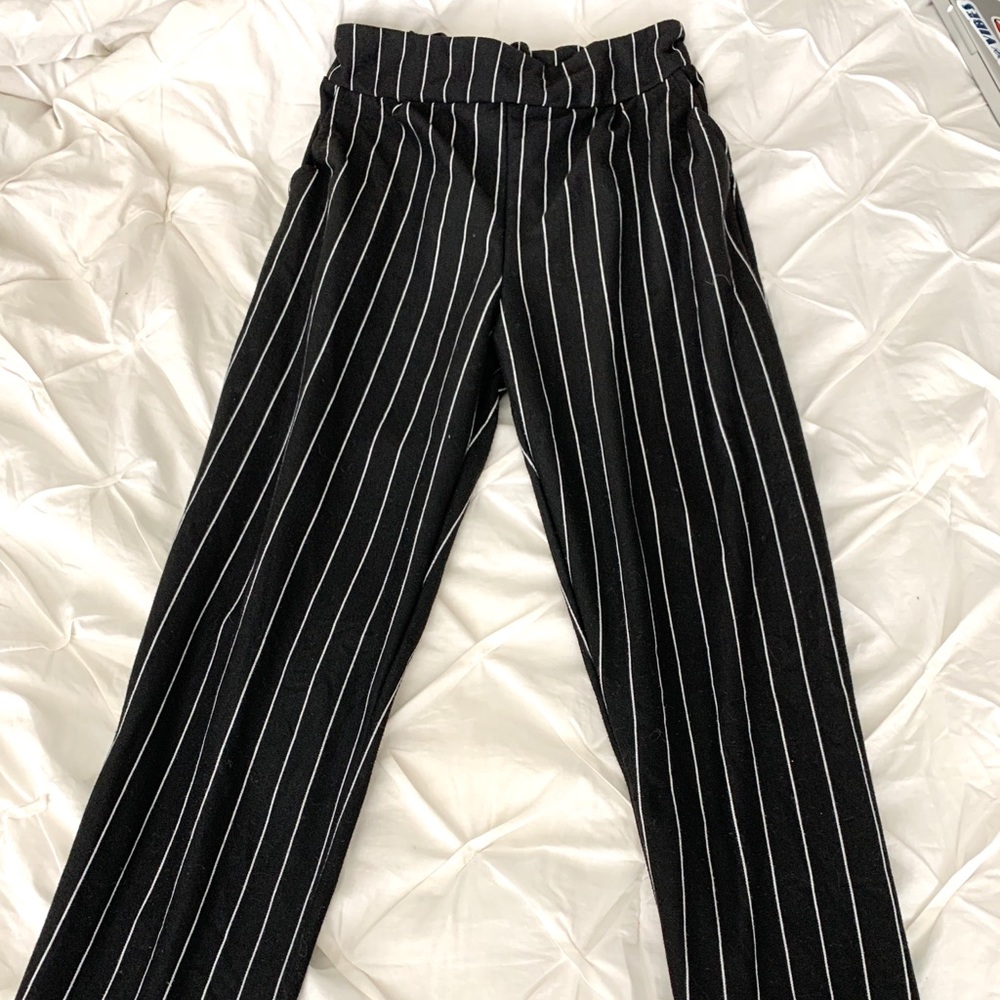 cute black and white stipe pant